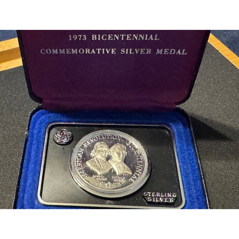Vintage 30g 1973 Bicentennial Commemorative Silver Medal in Case - Picture 2 of 5